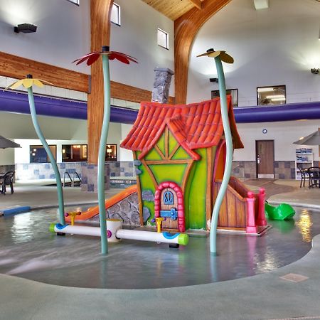 Best Western Watertown Inn & Suites Buitenkant foto