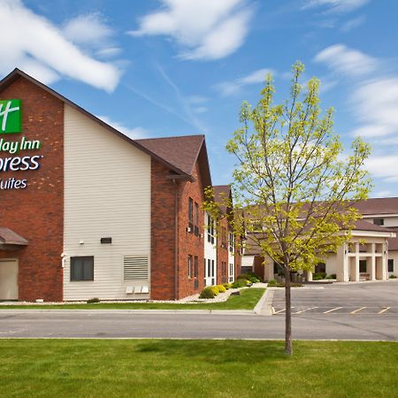 Best Western Watertown Inn & Suites Buitenkant foto