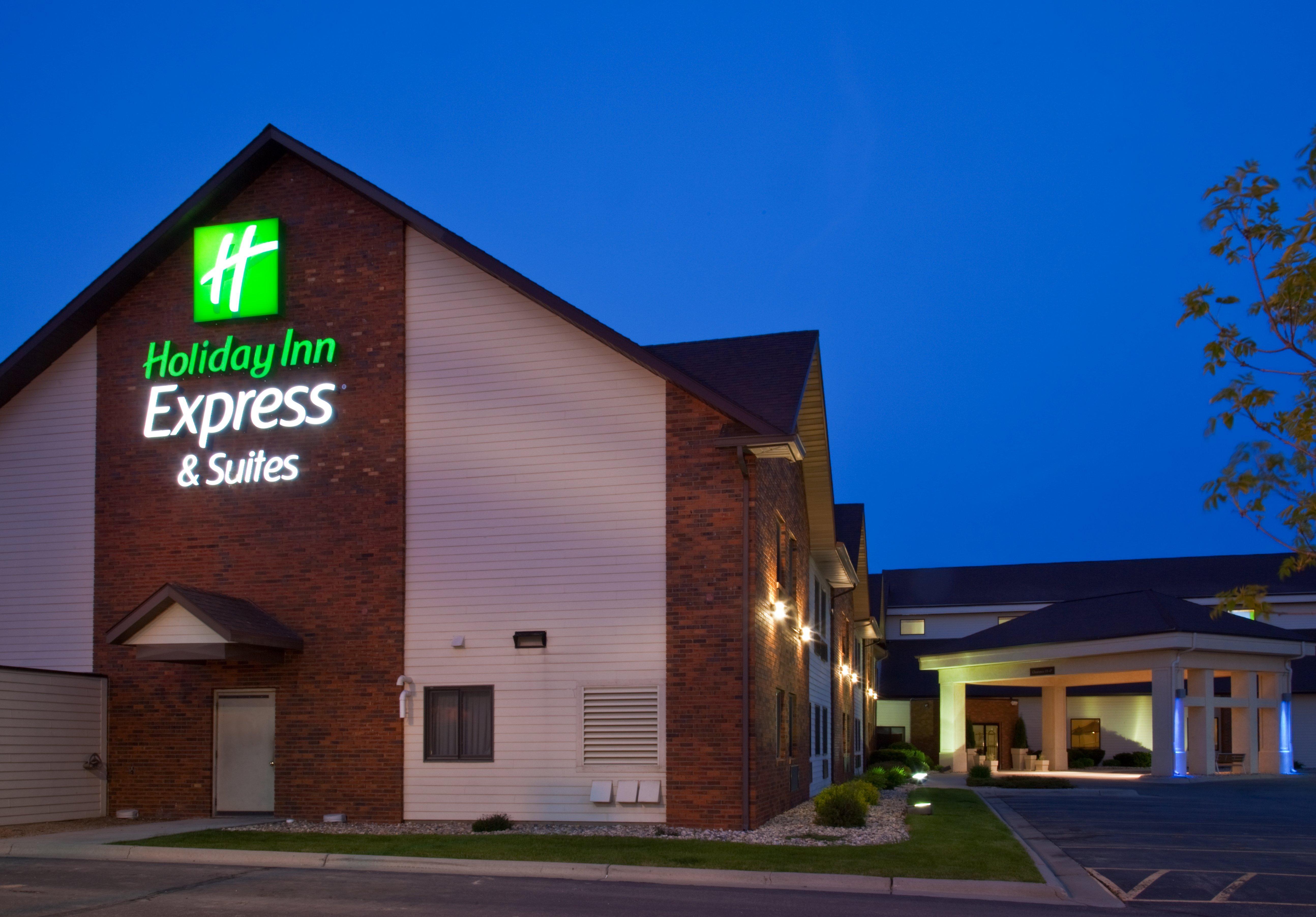 Best Western Watertown Inn & Suites Buitenkant foto