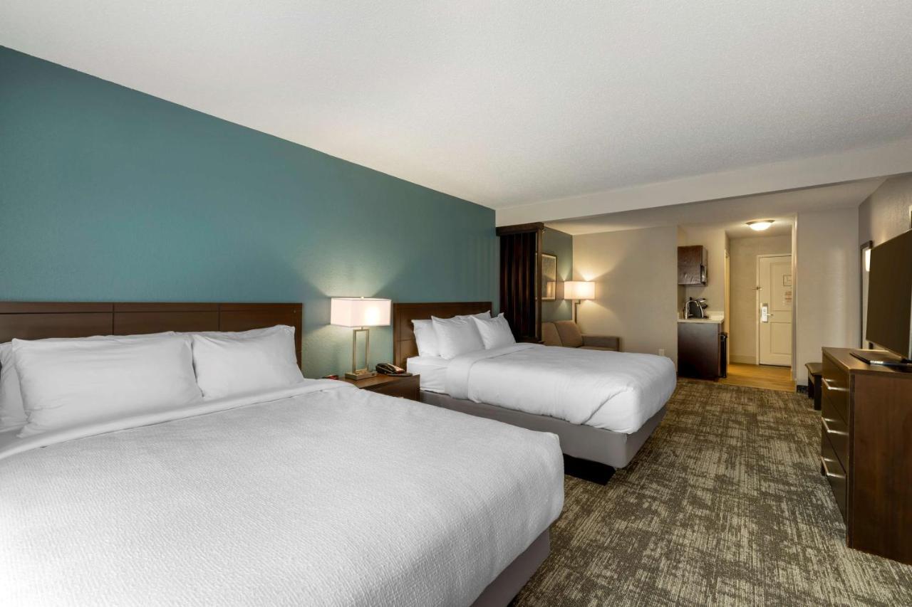 Best Western Watertown Inn & Suites Buitenkant foto