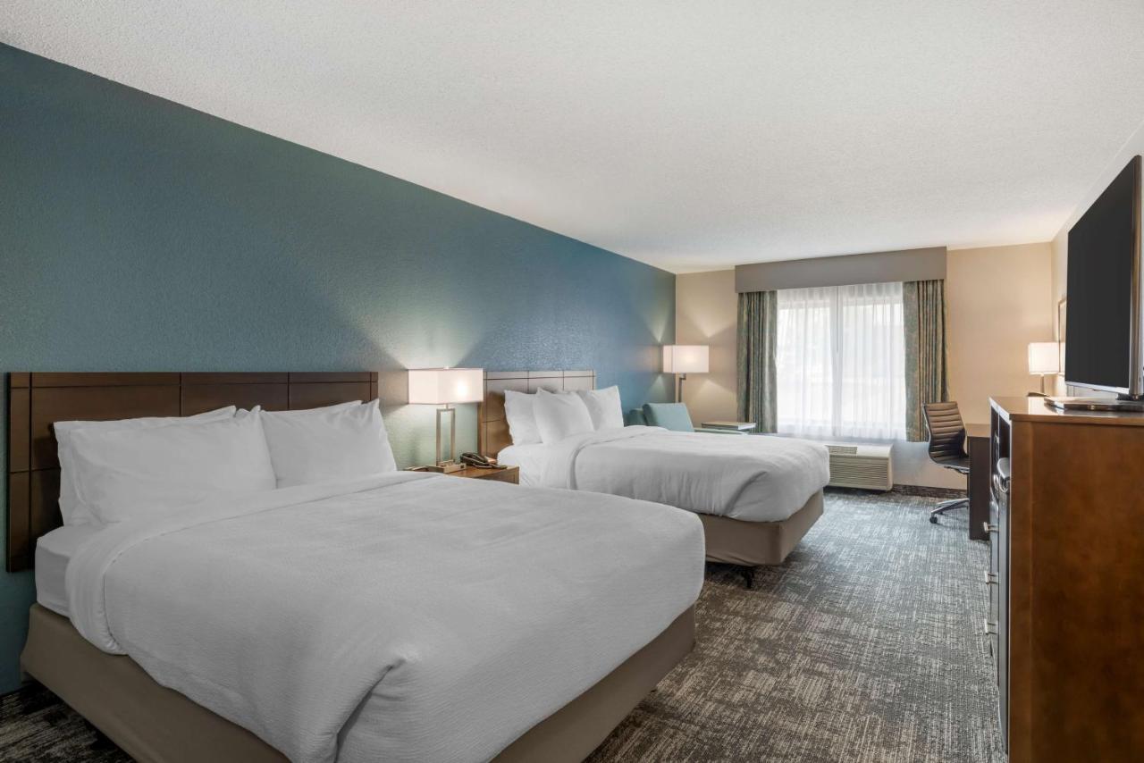 Best Western Watertown Inn & Suites Buitenkant foto