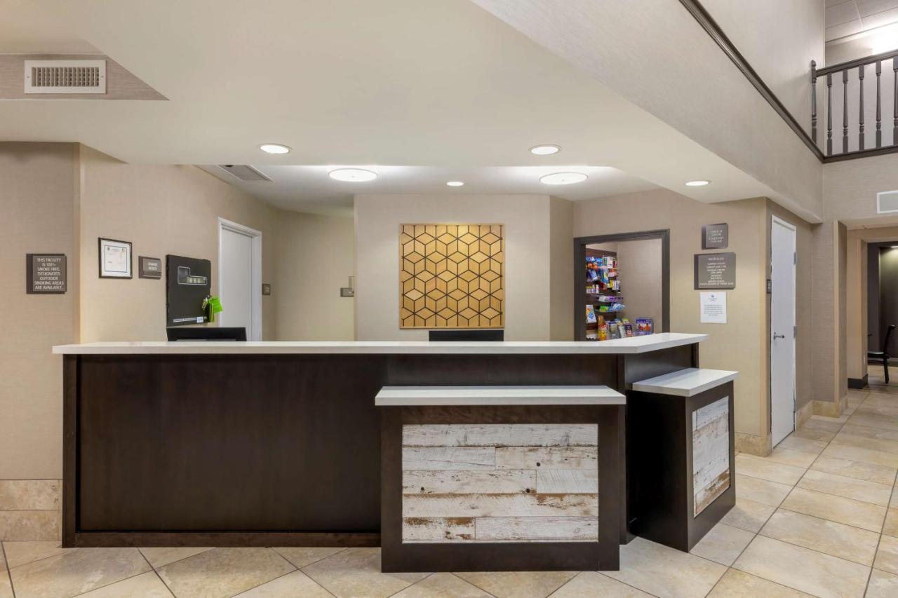 Best Western Watertown Inn & Suites Buitenkant foto