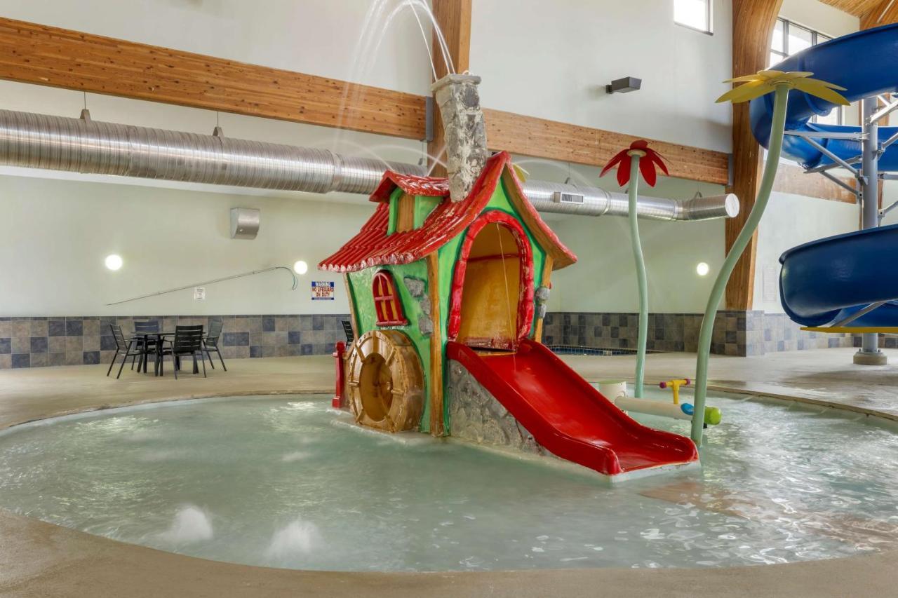 Best Western Watertown Inn & Suites Buitenkant foto