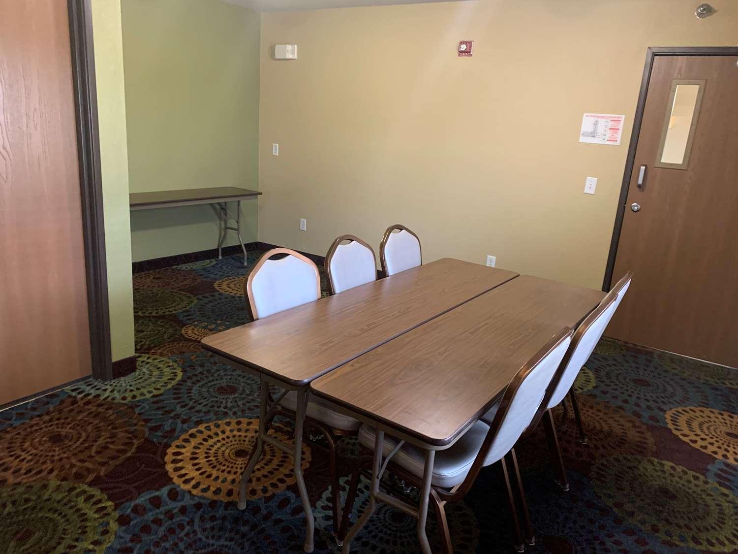 Best Western Watertown Inn & Suites Buitenkant foto