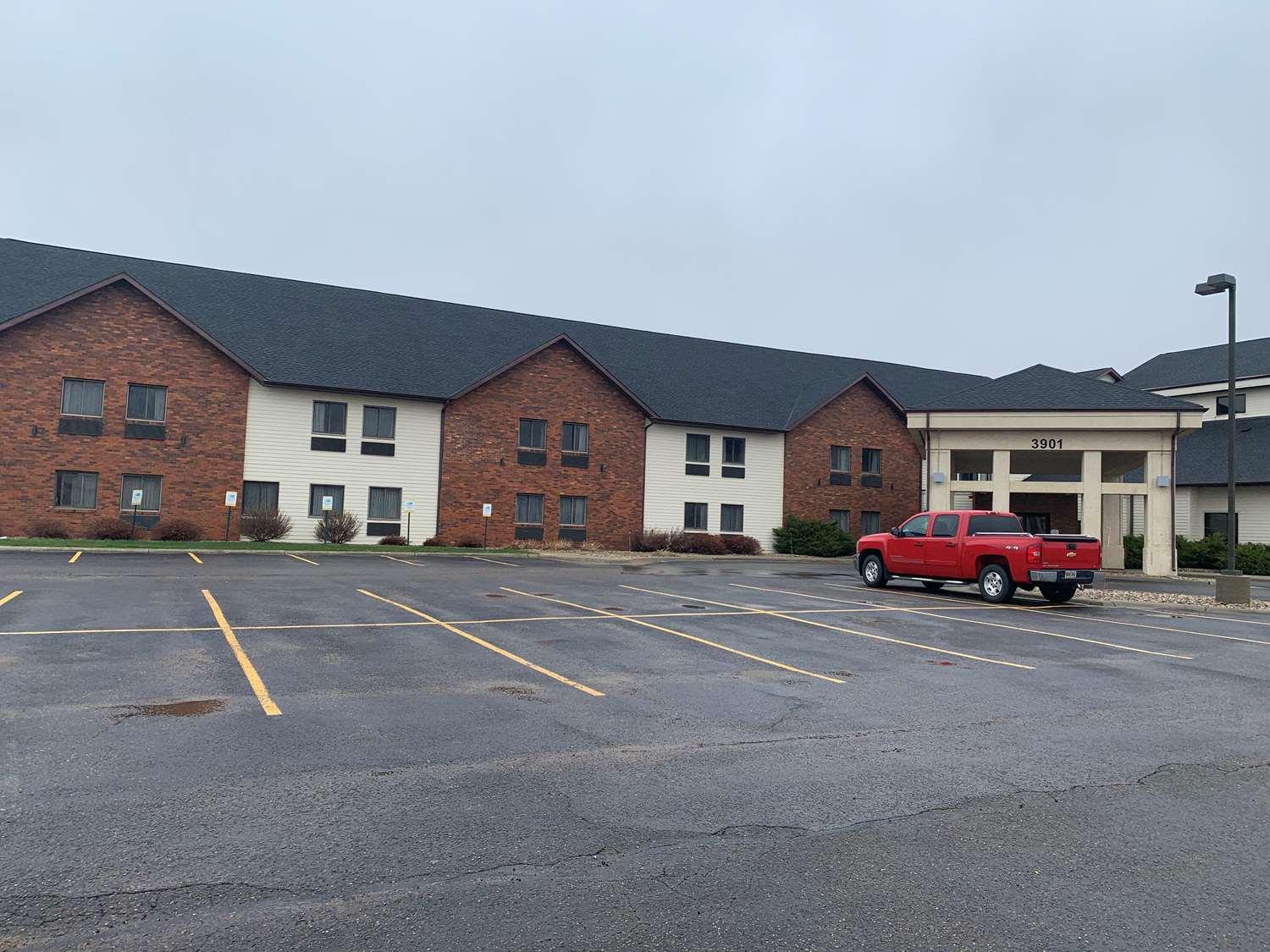 Best Western Watertown Inn & Suites Buitenkant foto
