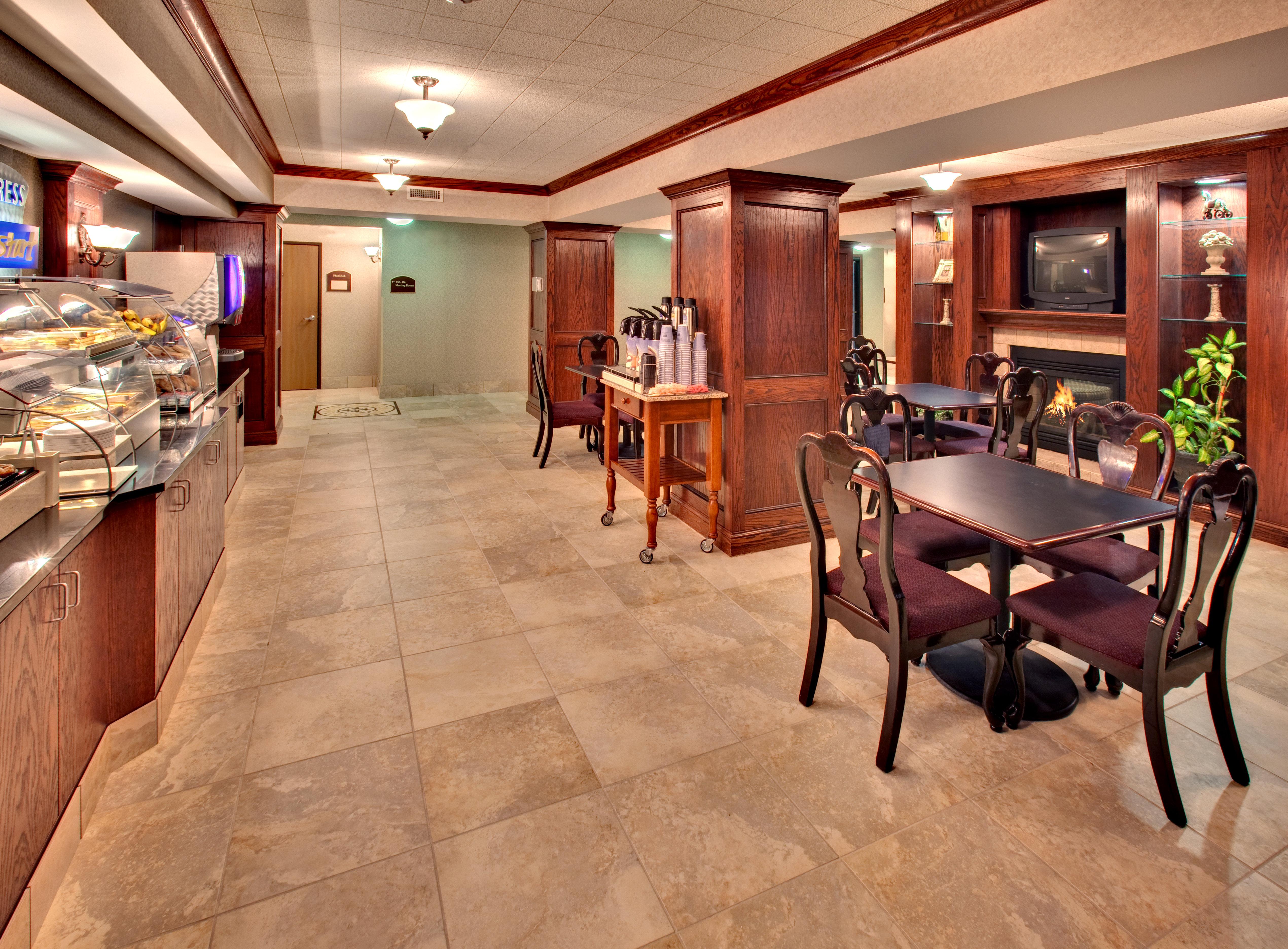 Best Western Watertown Inn & Suites Buitenkant foto